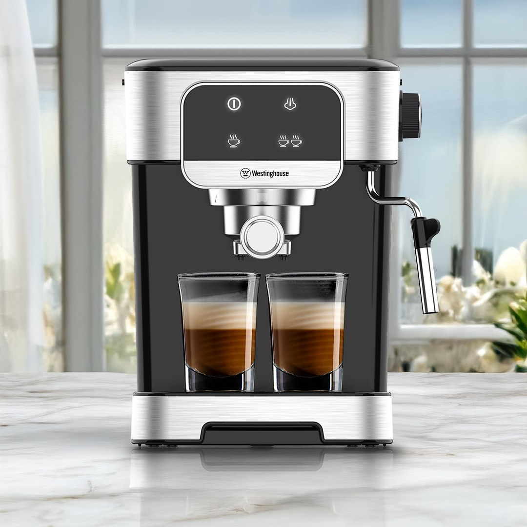 Cafetera Espresso c/ batidor espuma 1.8 litros