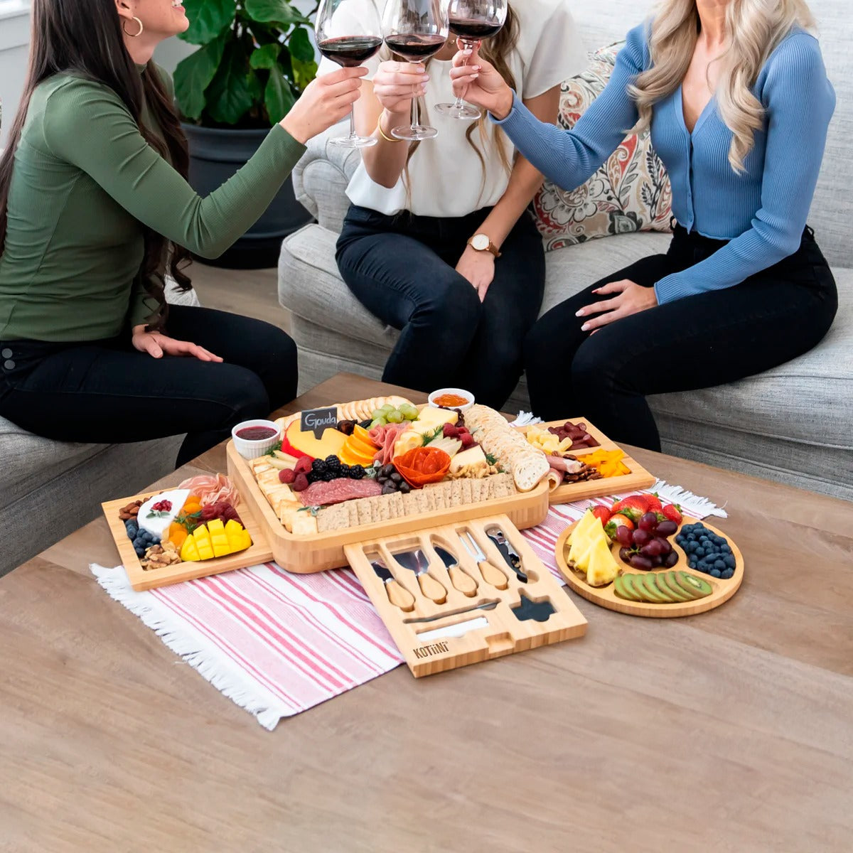 Set Tabla de Quesos y Embutidos de Bambú Premium con Accesorios – Ideal para Reuniones y Regalos Elegantes