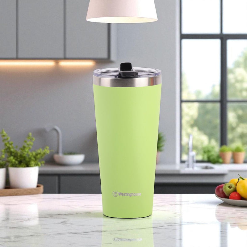 Botella térmica doble pared acero inoxidable 740 ml verde · mantiene bebidas frías y calientes