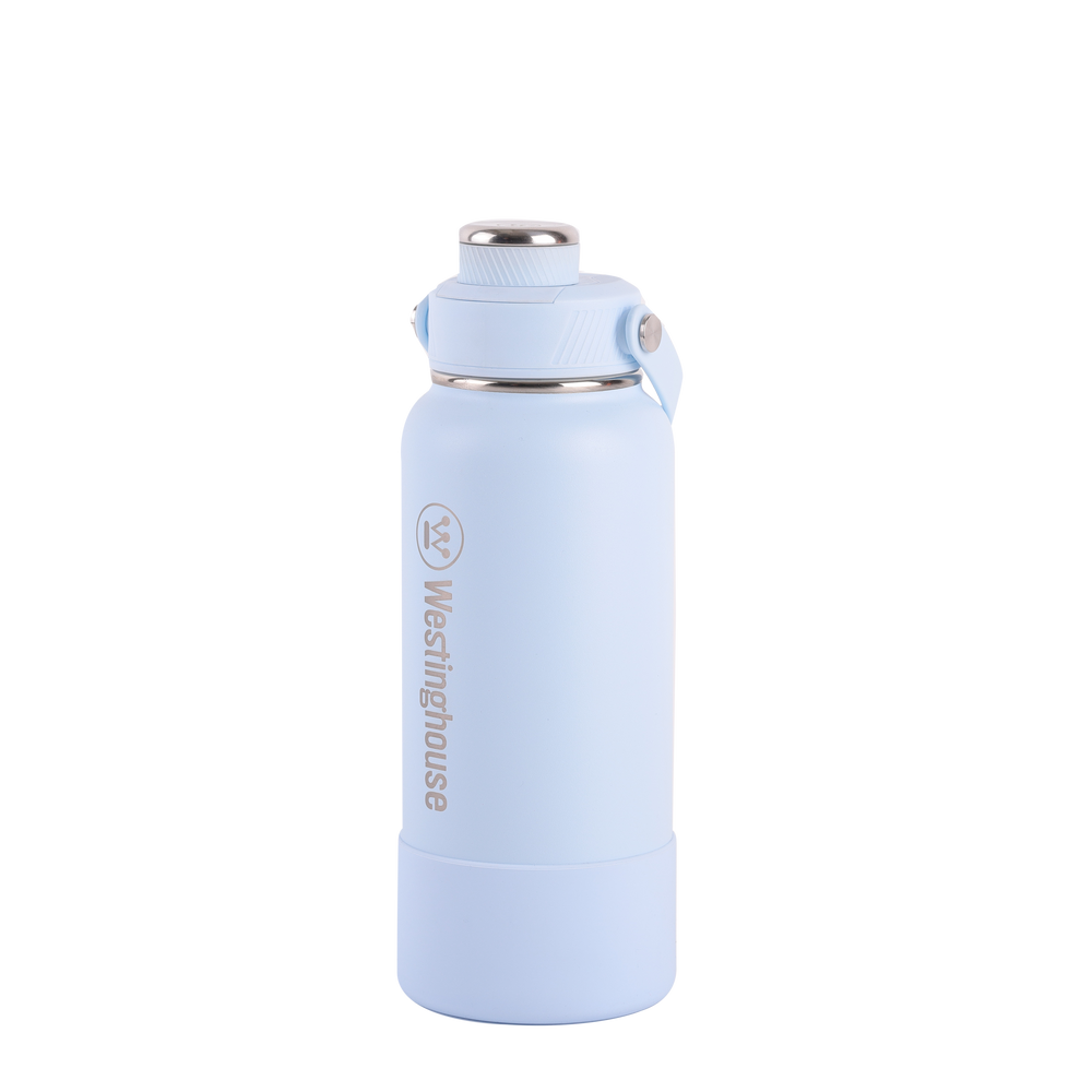 Botella térmica doble pared acero inoxidable 946 ml con boquilla y funda silicona celeste · Mantiene bebidas frías y calientes