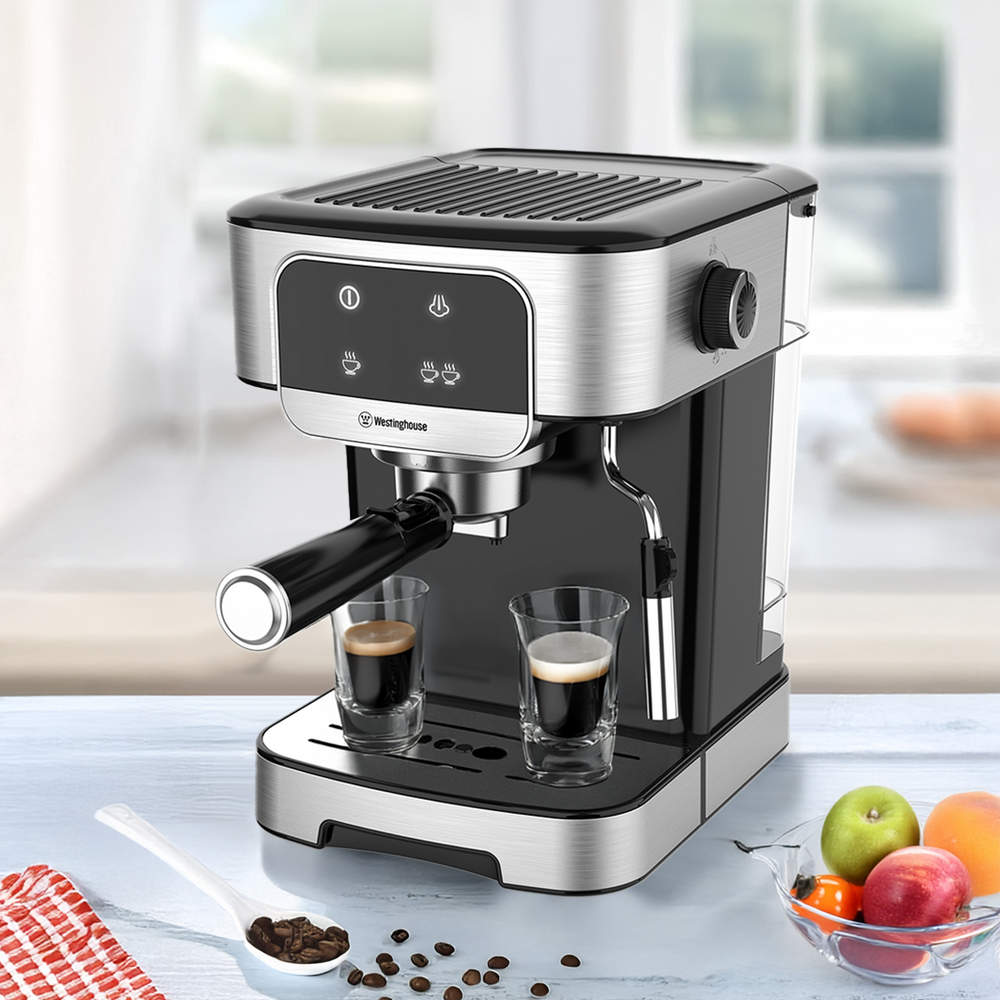 Cafetera Espresso c/ batidor espuma 1.8 litros