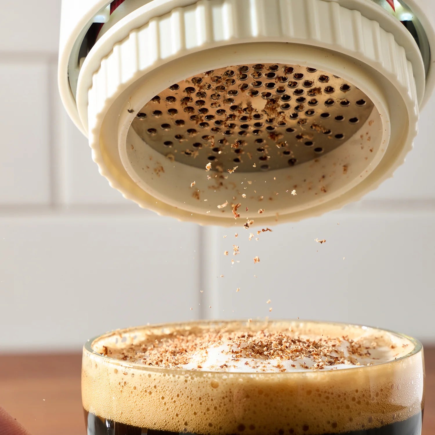 Cápsula porta especias Finapod Classic Ralladora - Para Especias Duras, Frutos Secos y Chocolate