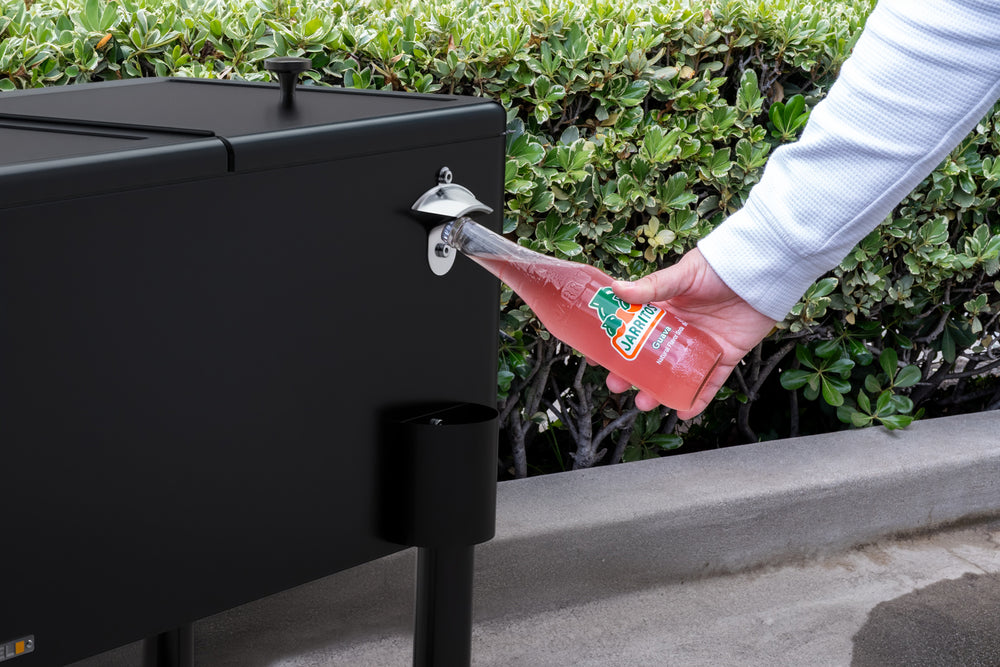 Cooler patio ruedas, repisa y divisiones 76 litros negro