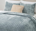 Cubrecama Velvet Premium Elenora azul hielo