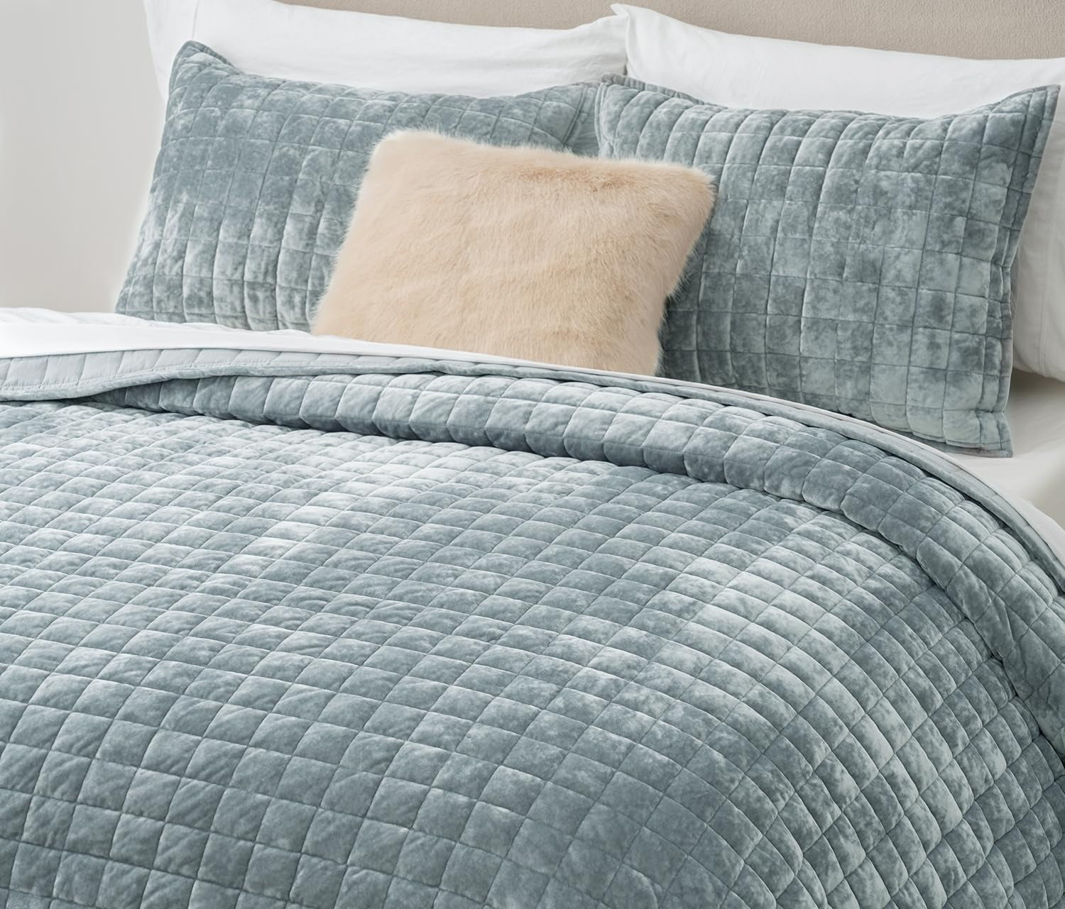 Cubrecama Velvet Premium Elenora azul hielo