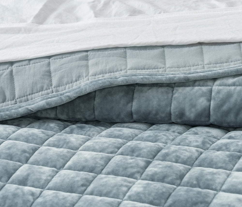 Cubrecama Velvet Premium Elenora azul hielo