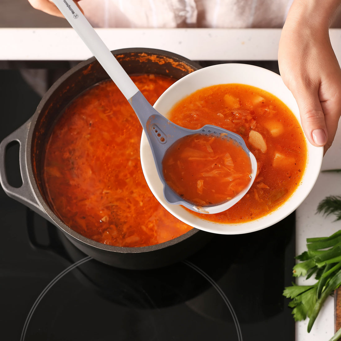 Cucharón Sopero Silicona Blanca – Resistente al Calor, Ergonómico y Antiadherente