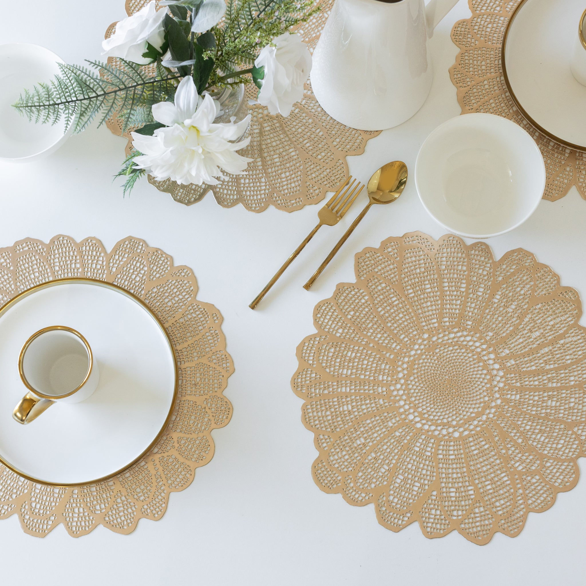 Set x 6 individuales Daisy redondo oro