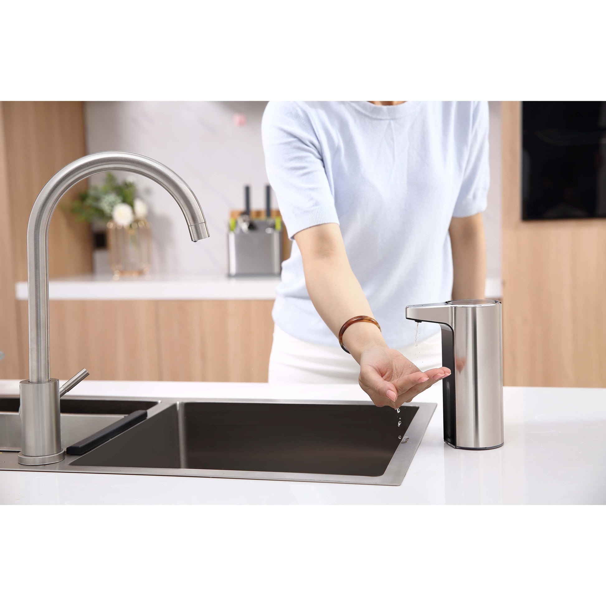 Dispensador jabón líquido sensor Aroma SMART plateado USB