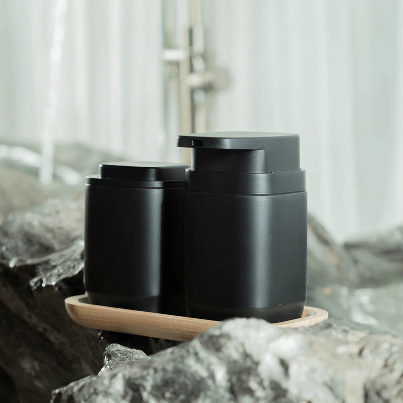 Dispensador de jabón líquido 380 ml Aura negro · diseño minimalista