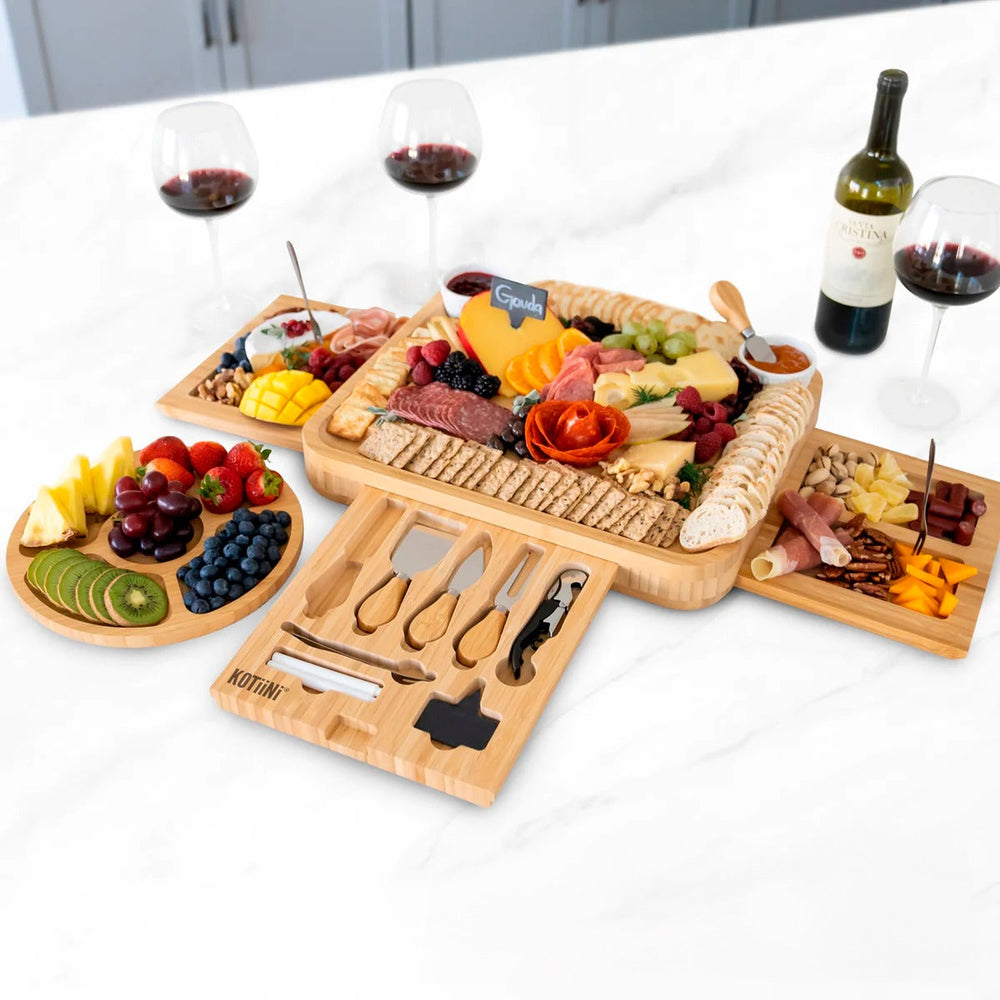 Set de tabla de quesos y embutidos de bambú con accesorios