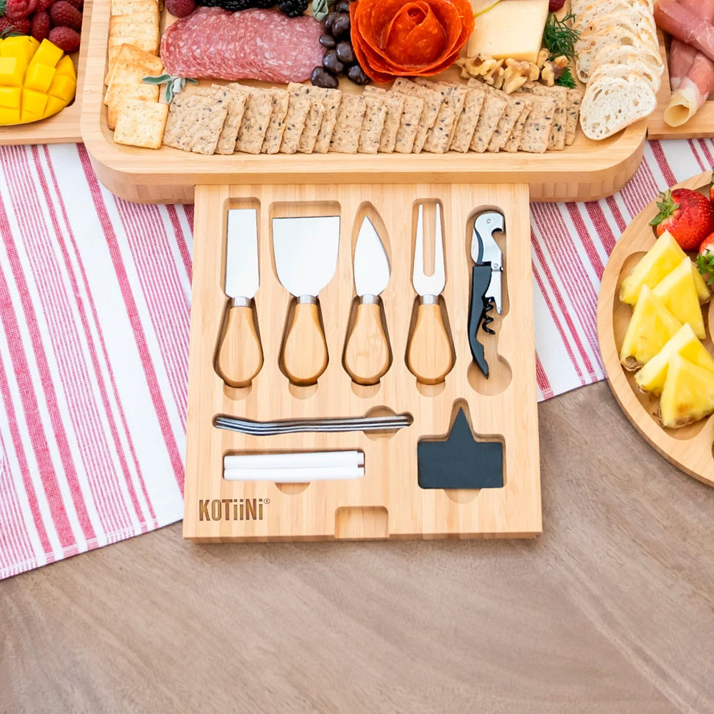 Set de tabla de quesos y embutidos de bambú con accesorios