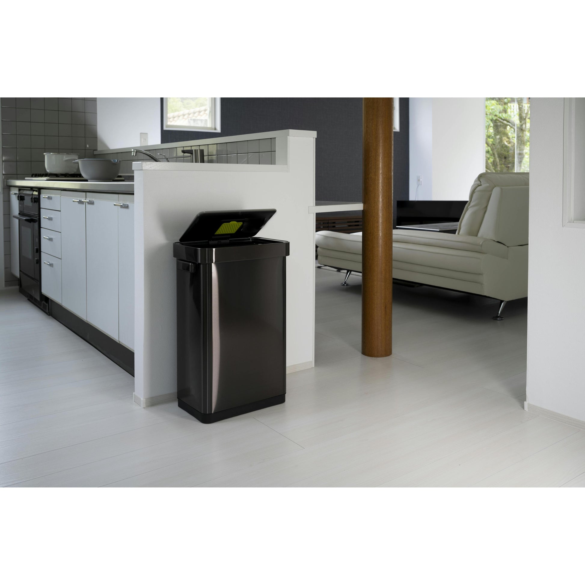 Tacho de Basura Sensor Deluxe Mirage-T 50L Negro Acerado – Apertura Automática sin Contacto