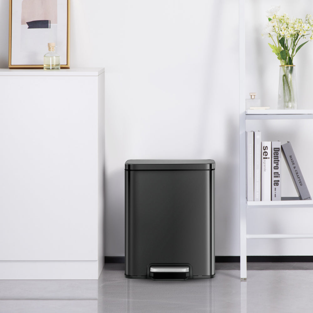 Tacho de basura con pedal Madison 20 L acero negro