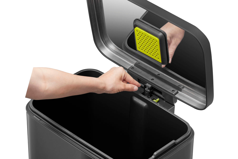 Tacho de basura con pedal Madison 50 L acero negro