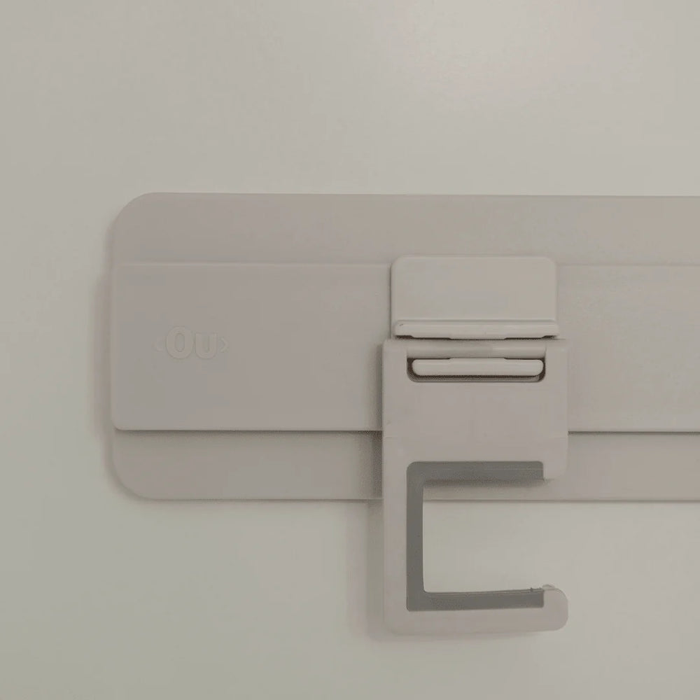 Organizador de pared para escobas y trapeadores Flow con 3 ganchos beige OU