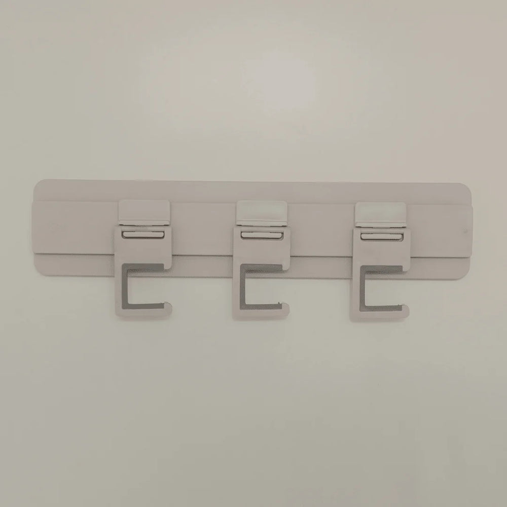 Organizador de pared para escobas y trapeadores Flow con 3 ganchos beige OU
